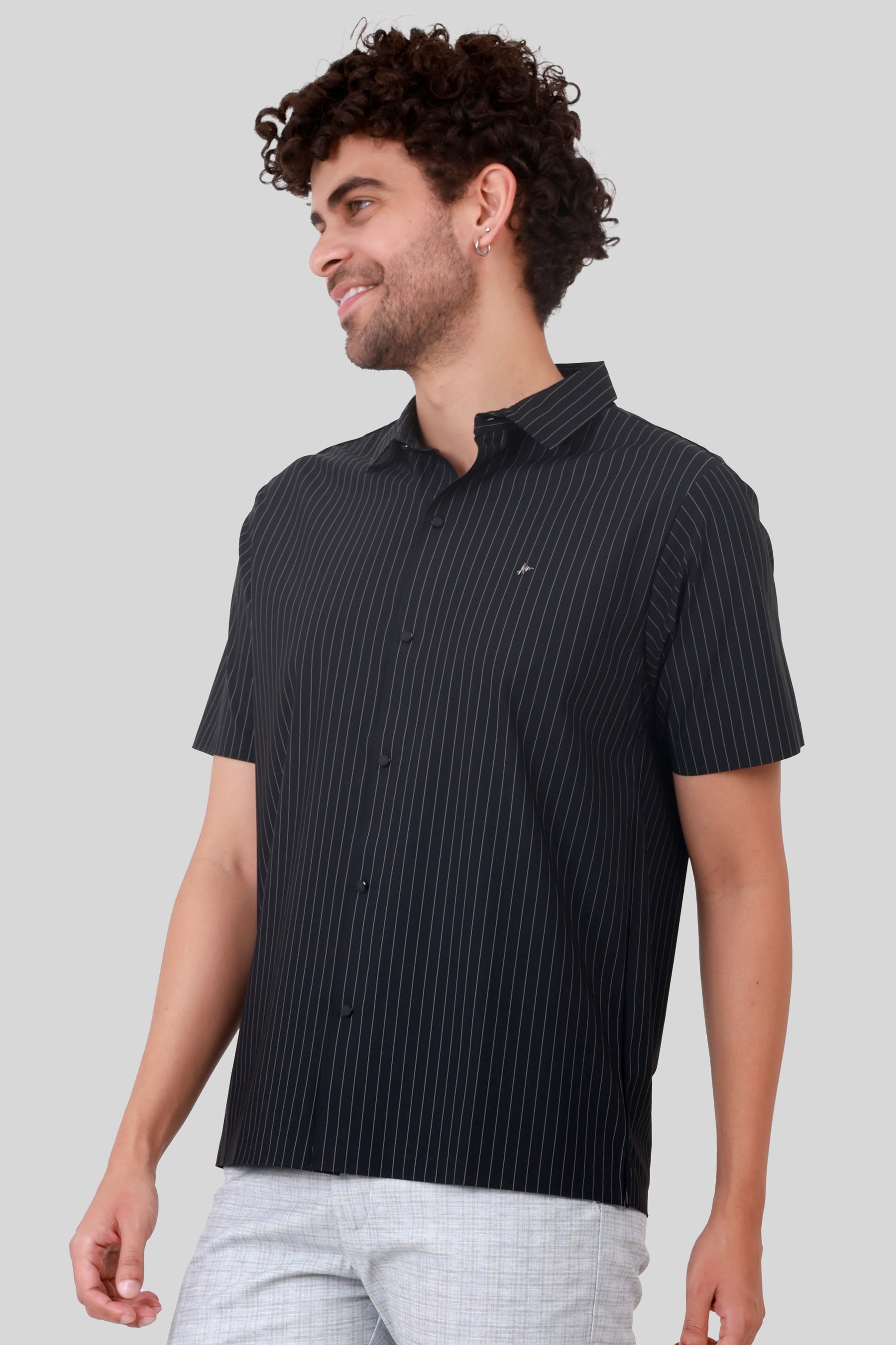 SEAMLESS IMPORTED FABRIC T-SHIRT