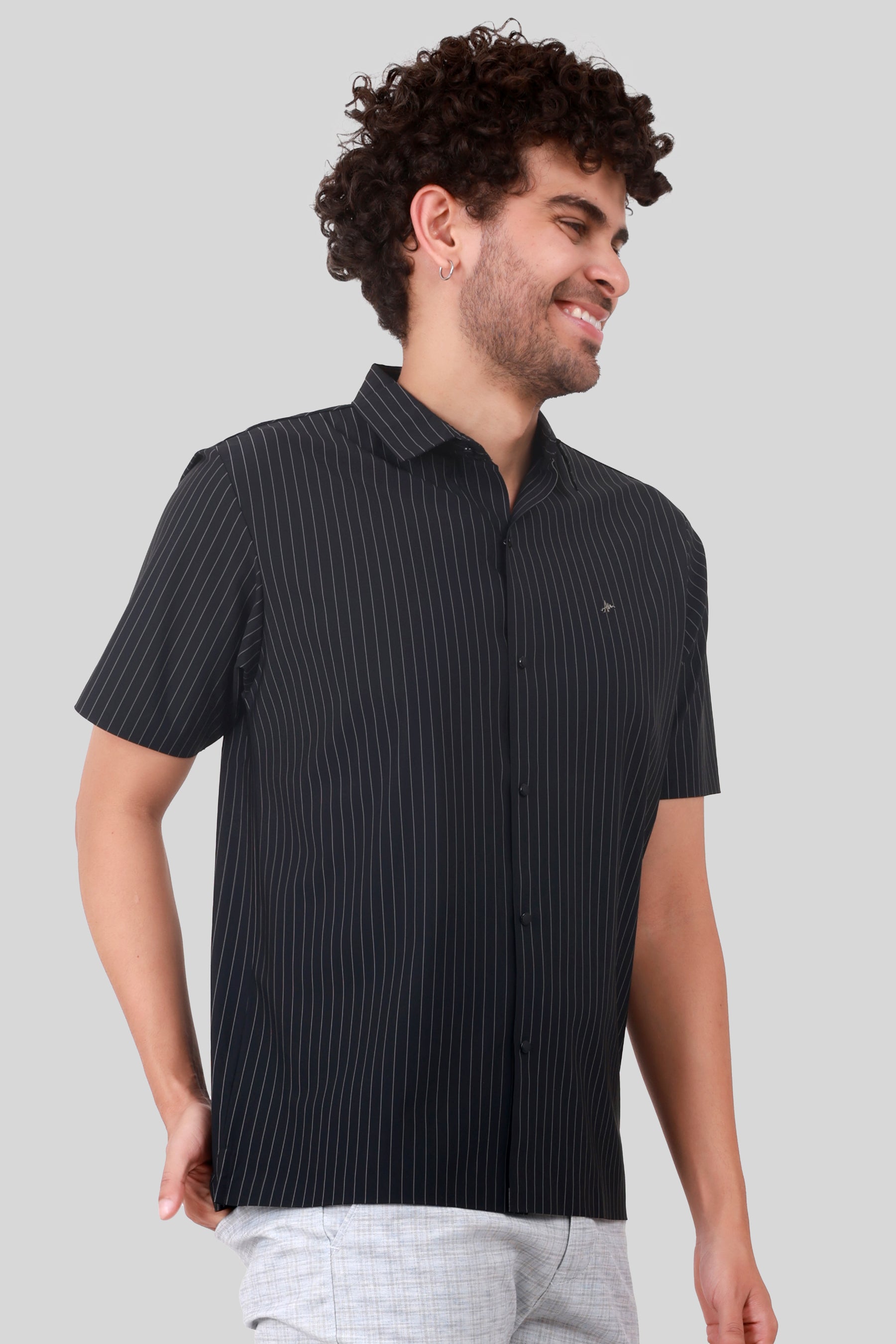 SEAMLESS IMPORTED FABRIC T-SHIRT
