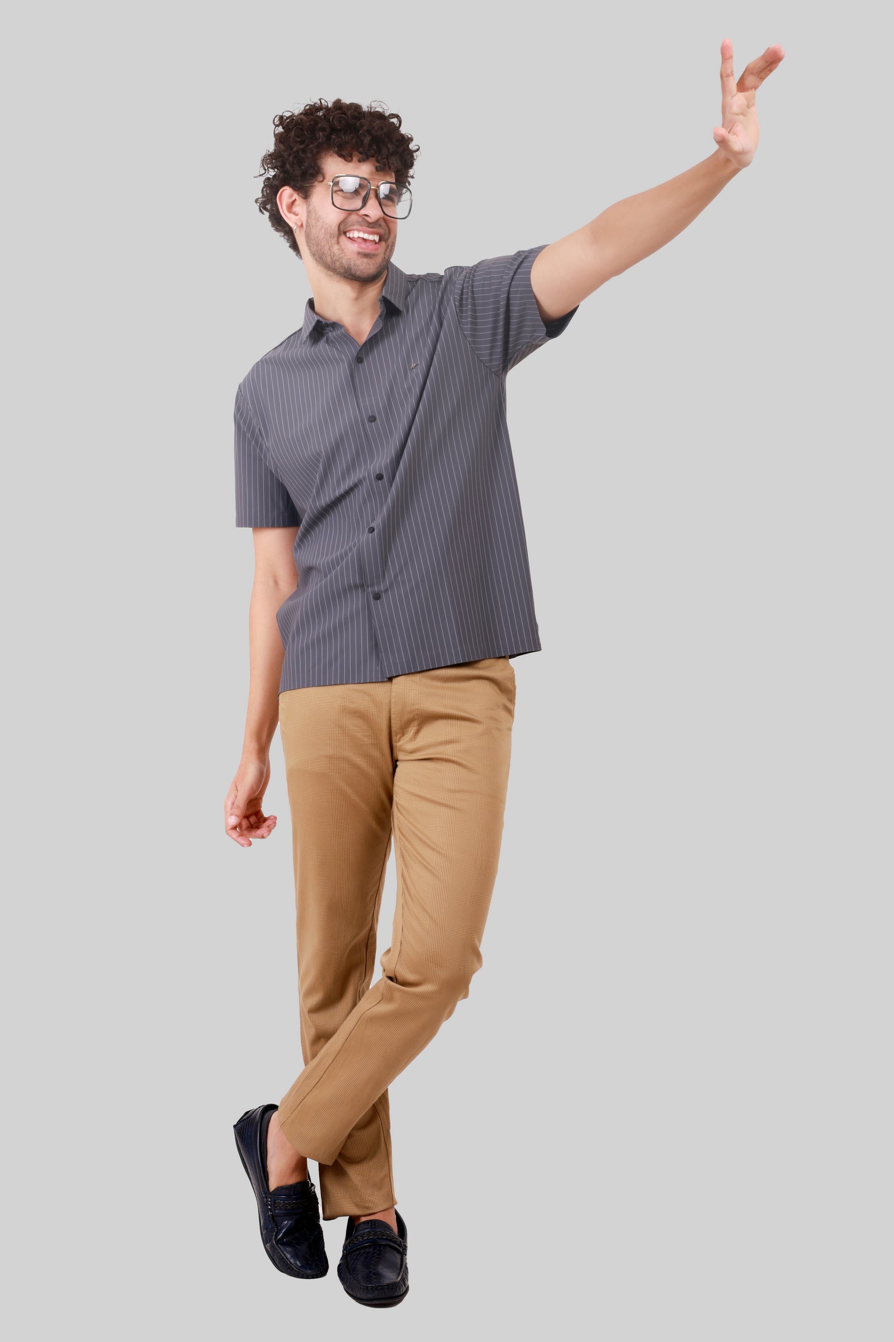 SEAMLESS IMPORTED FABRIC T-SHIRT