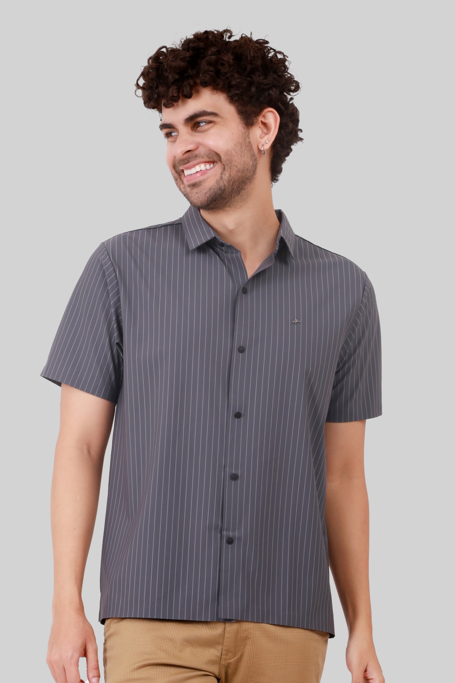 SEAMLESS IMPORTED FABRIC T-SHIRT